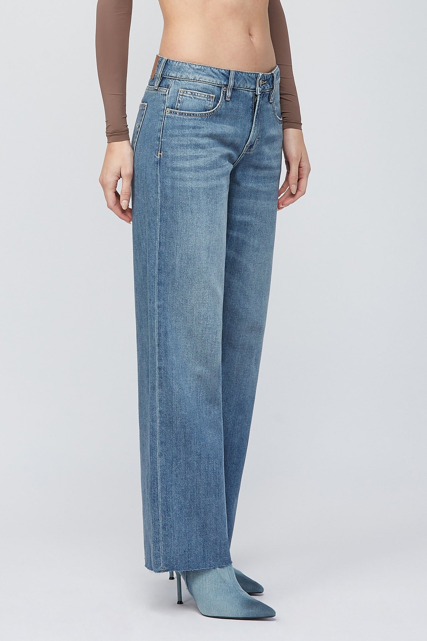 Hidden Logan Mid Rise Dad Jean