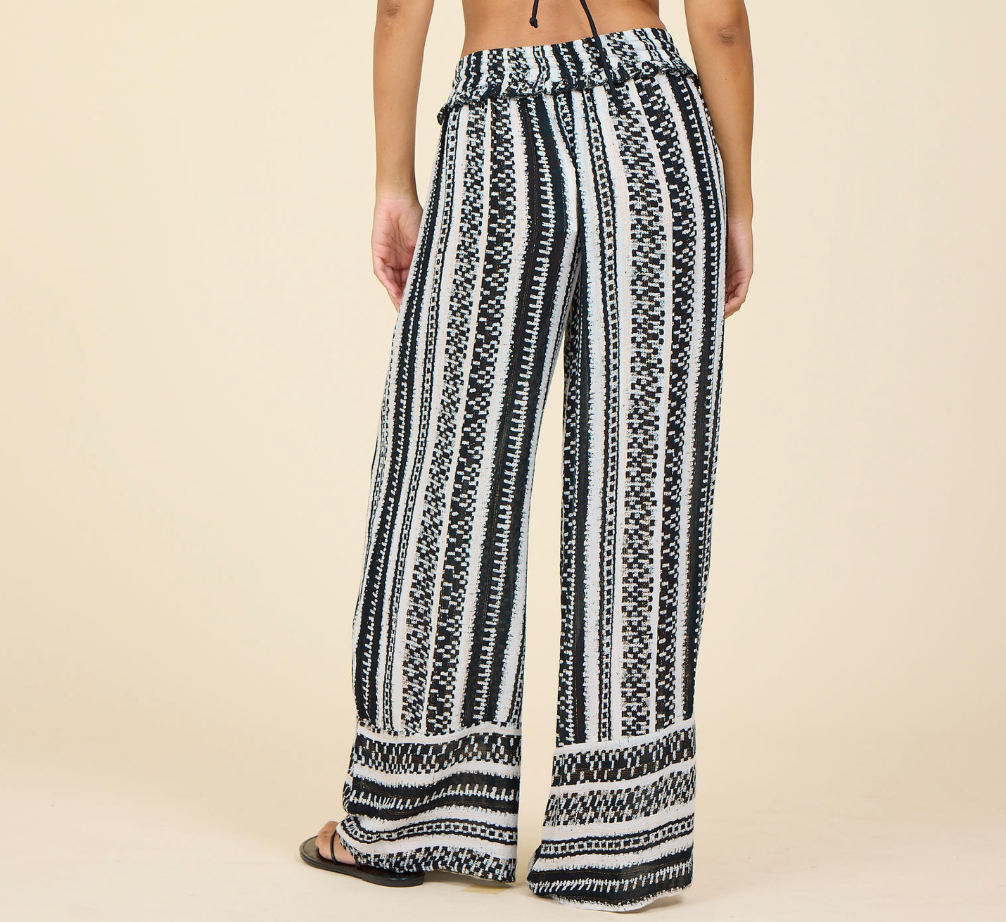 Geometric Stripe Printed Wide Leg Pant