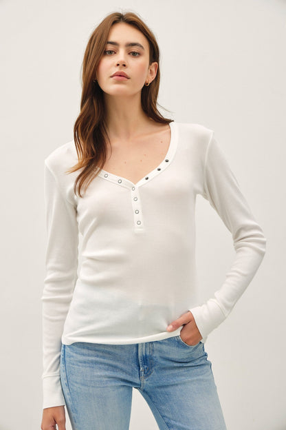 Ribbed V-Neckline Snap Henley