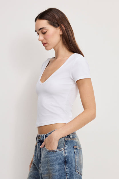 Good American Super Stretch V-Neck Baby Tee