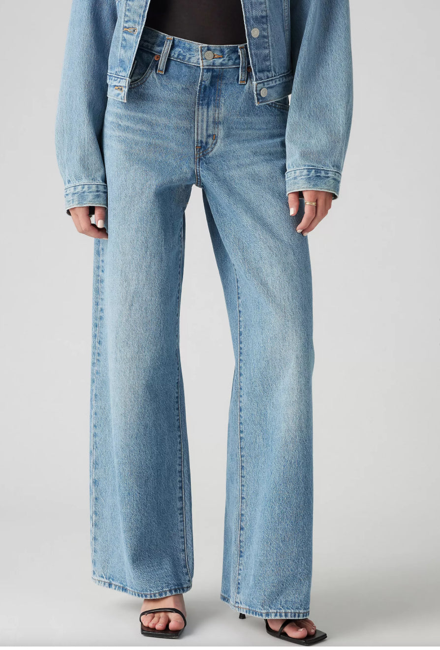 Levis Baggy Straight Leg Jean