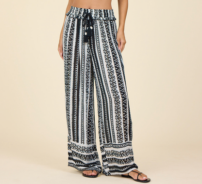 Geometric Stripe Printed Wide Leg Pant