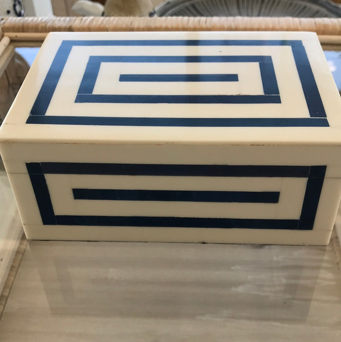 Jonas box Small