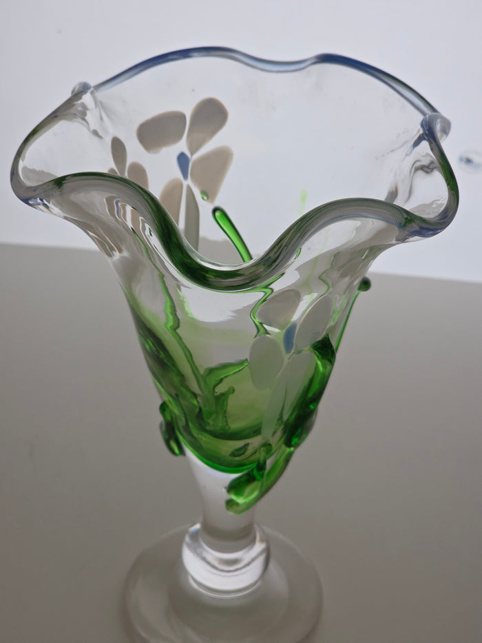 L.E Smith multicolor green and white Glass hand made art vase.
.