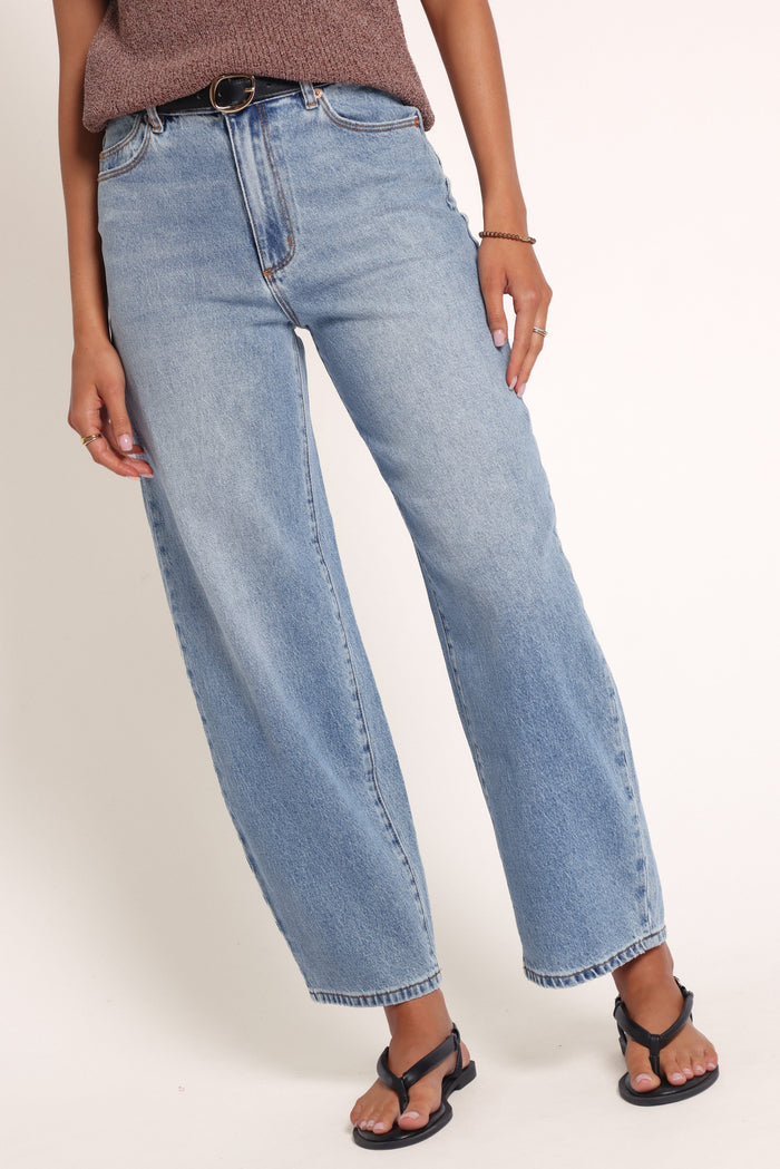 BOTTOMS Rollas Gigi Barrel Jeans - Surrender