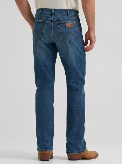 Wrangler Retro Men's Relaxed Bootcut Jean in Adkins