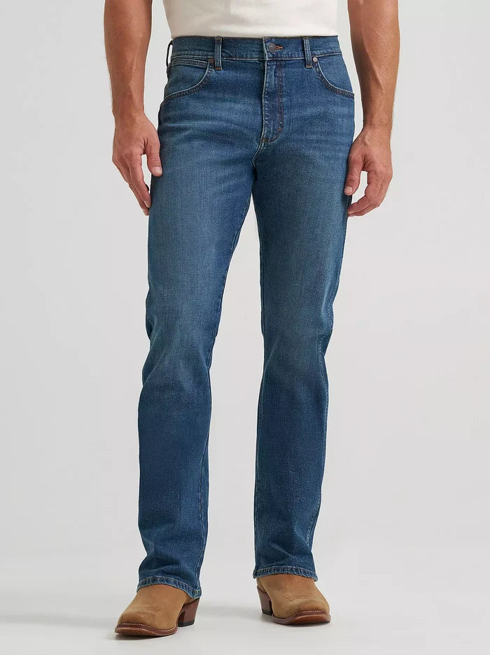 Wrangler Retro Men's Relaxed Bootcut Jean in Adkins